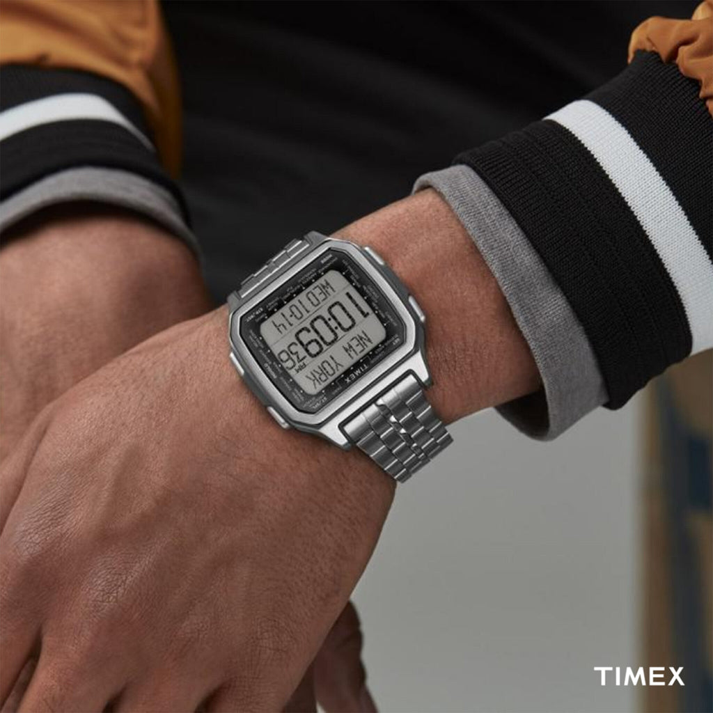 Montre pour homme TIMEX Digital Command Urban - Acier inoxydable et résine argentés, étanche à 100 m