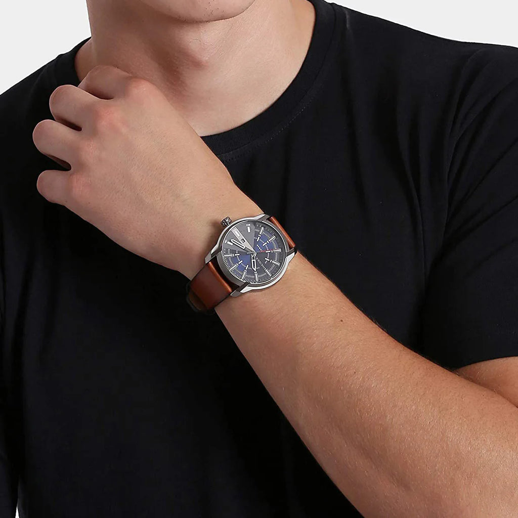 DIESEL DZ1784 BOLD COMMANDER - MEN'S STAINLESS STEEL & LEATHER TIMEPIECE-i-Watch-4