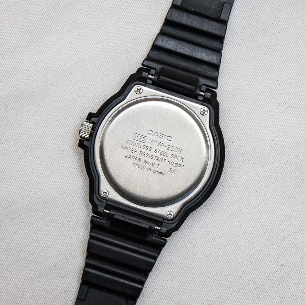Casio MRW-200H-2B Orologio Uomo Quarzo – Bracciale E Cassa In Resina Nera – Display Analogico – Sportivo E Casuale