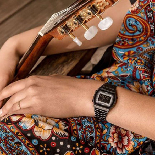 B-640WBG-1B - ELEGANTLY FUNCTIONAL UNISEX WATCH WITH DATA FEATURES & SLEEK DESIGN-i-Watch-3