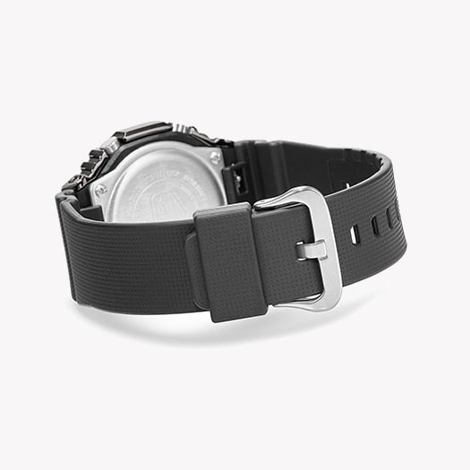 ساعة كاسيو جي شوك GM-2100B-4ADR BOLD SPORTY ELEGANCE - ساعة رجالية بسوار راتنج رمادي وميناء أحمر