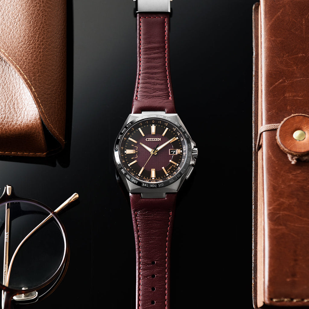 ساعة سيتيزن CB0216-07W REFINED MASTERPIECE - ساعة إيكو درايف للرجال بميناء عنابي اللون وعلبة من التيتانيوم