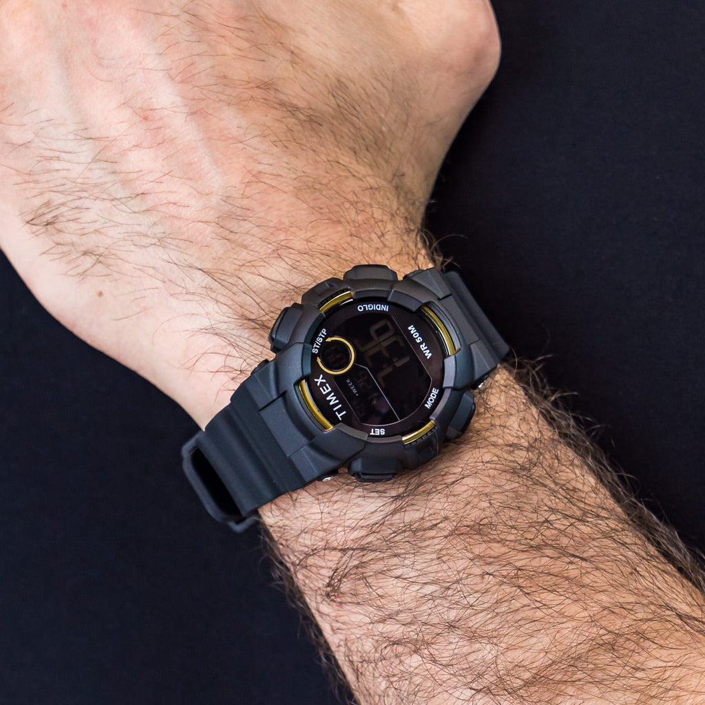 Montre TIMEX pour femme avec boîtier en résine noire et bracelet en silicone noir