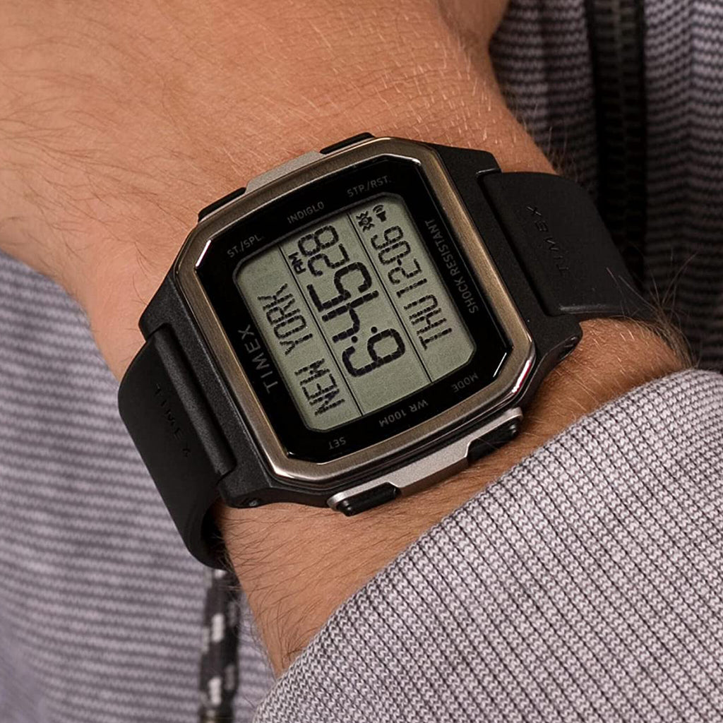 Timex TW5M29000 Digital Command Urban – Strapazierfähige Herrenuhr aus schwarzem Silikon und Kunstharz