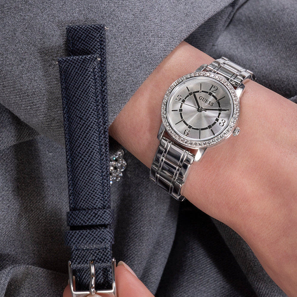 GUESS GW0808L1 SILVER LUXE - SOPHISTICATED TIMEPIECE FOR THE MODERN WOMAN-i-Watch-5